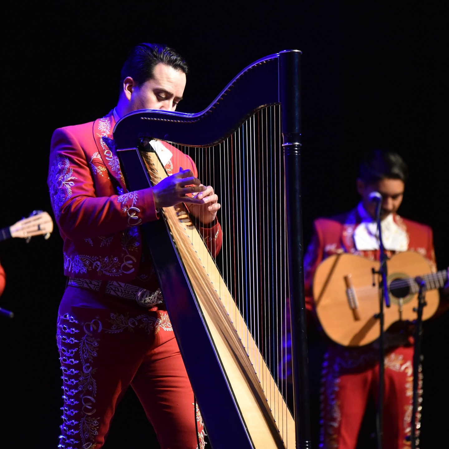 A Merry-Achi Christmas